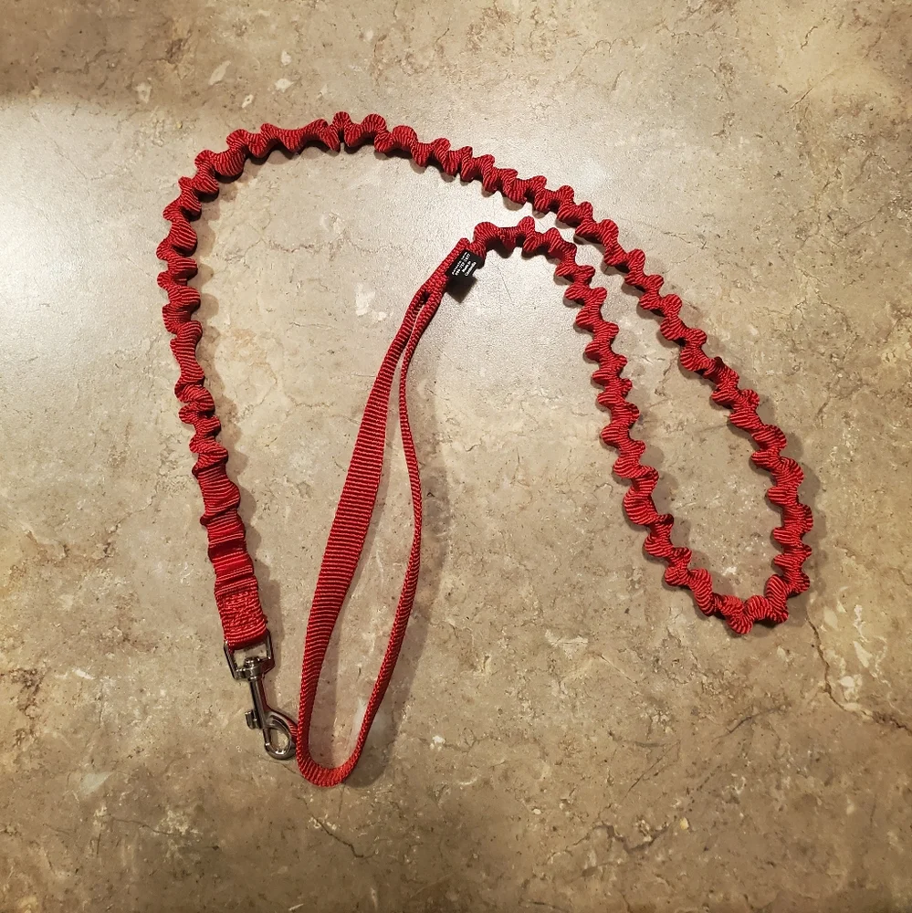 PETSAFE - COME WITH ME KITTY HARNESS & BUNGEE LEASH - ADJUSTABLE - red